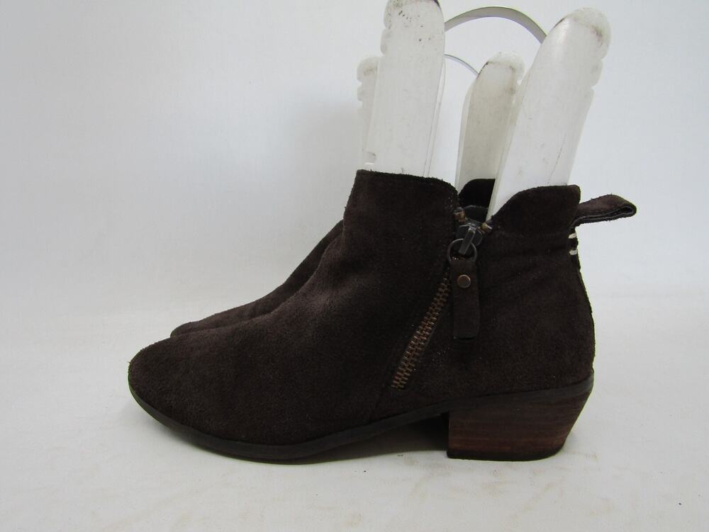 VINCE CAMUTO Womens Sz 6.5 M Brown Suede Zip Buckle Ankle Fashion Boots Booties